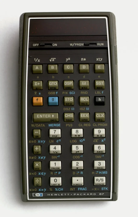 Photograph of a HP-67 Calculator.